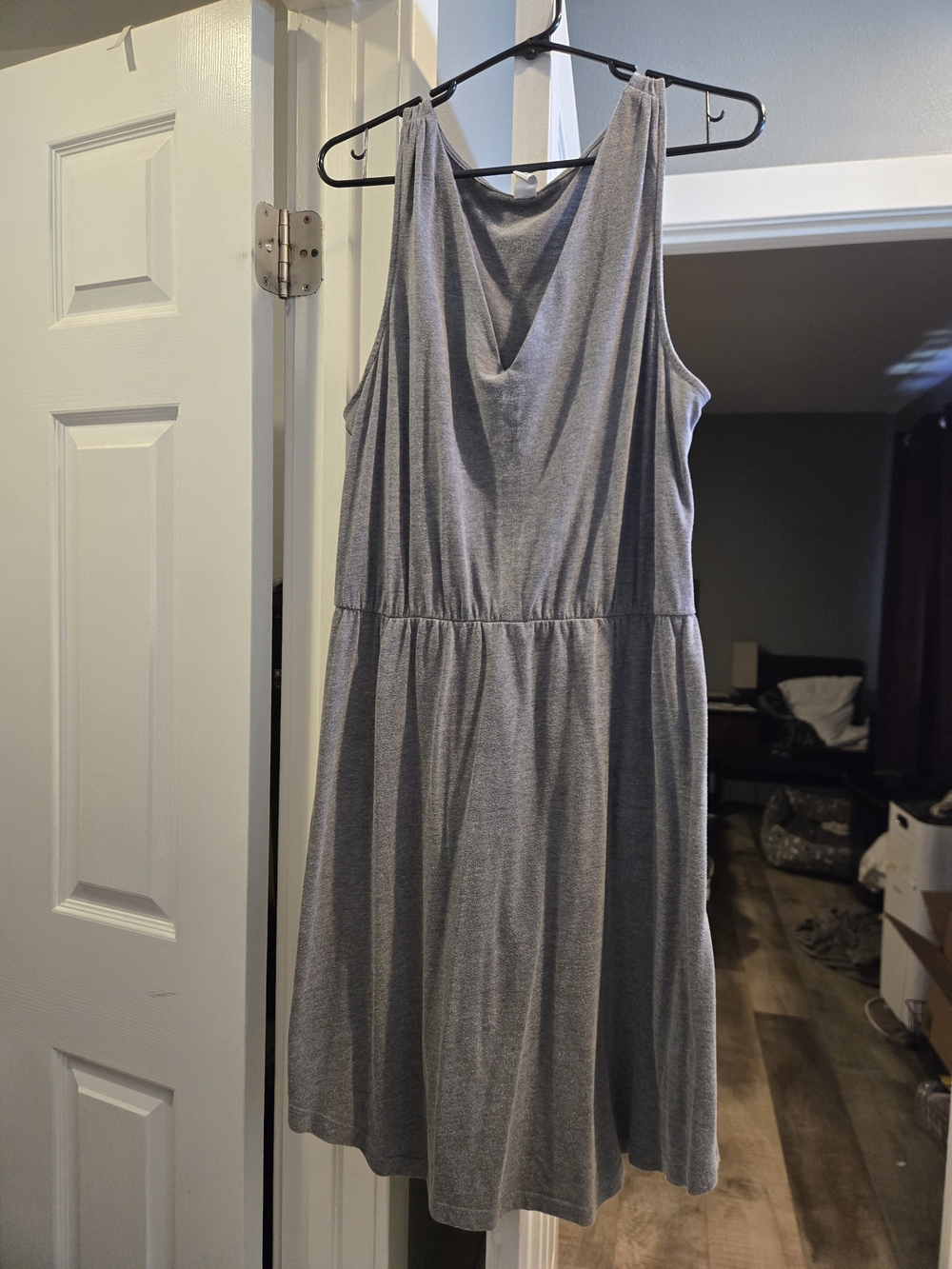 Old Navy Gray Sleeveless V-Neck Mini Dress